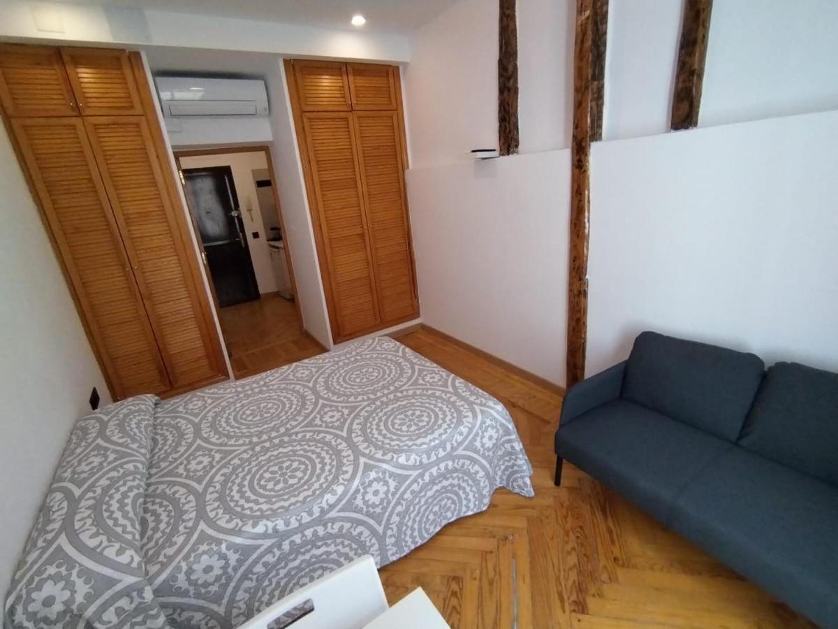 Estudio - Puerta Del Sol Madrid Exteriör bild